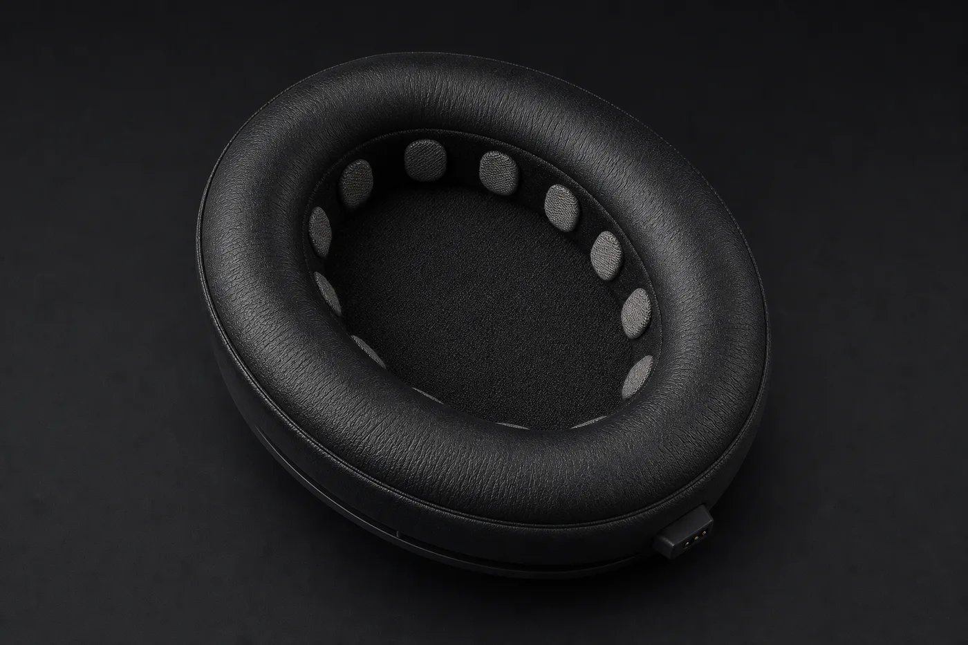 NeuroFocus dry-EEG earpad insert for over-ear headphones